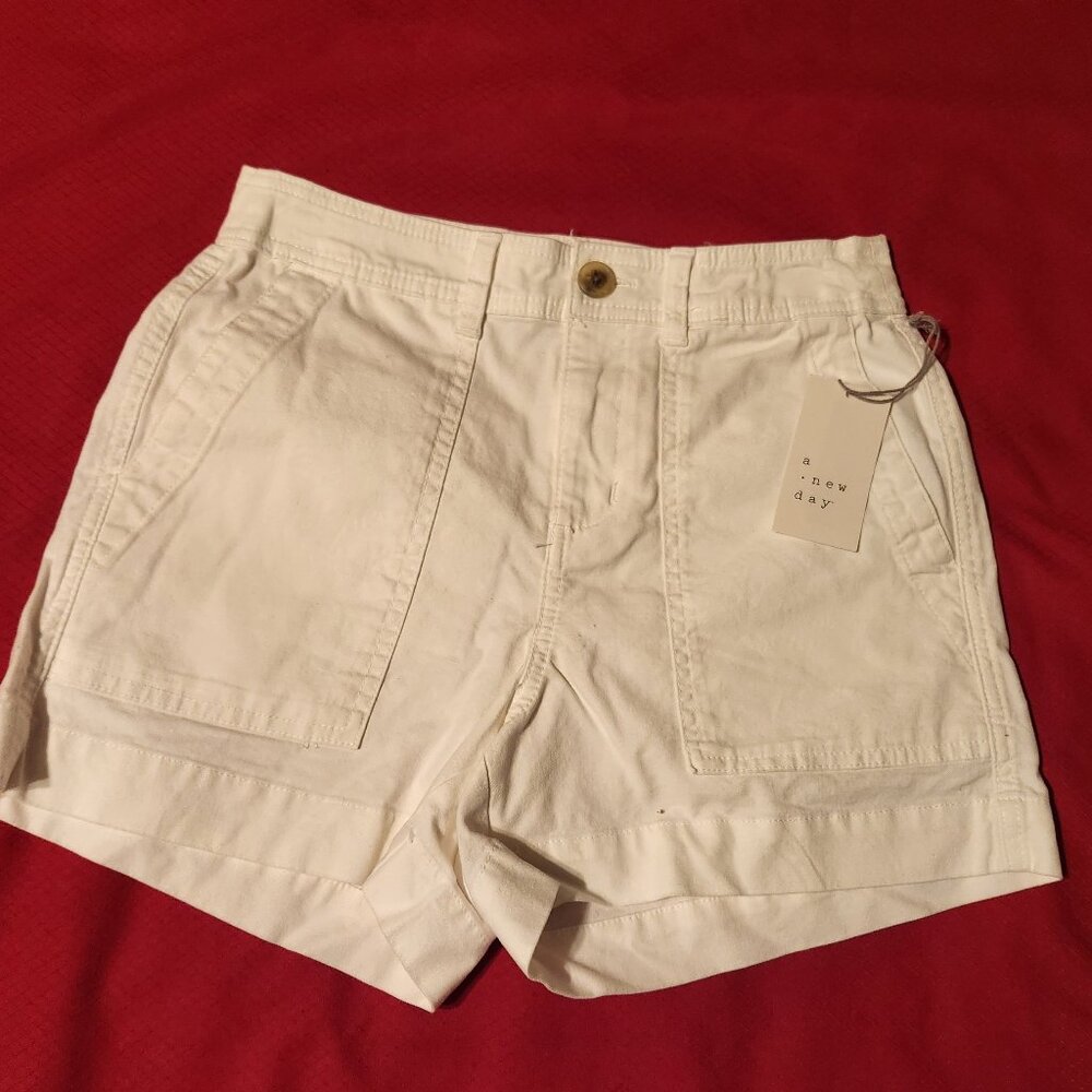a new day Size 4 Cargo Shorts NWT